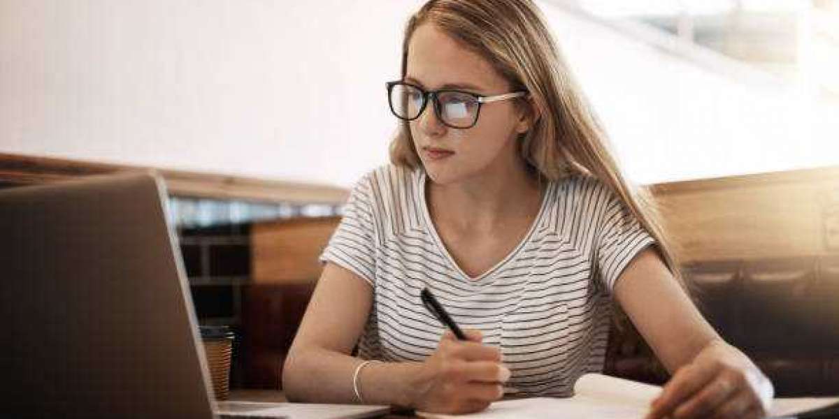 How to Score High in PTE Academic Writing Section?
