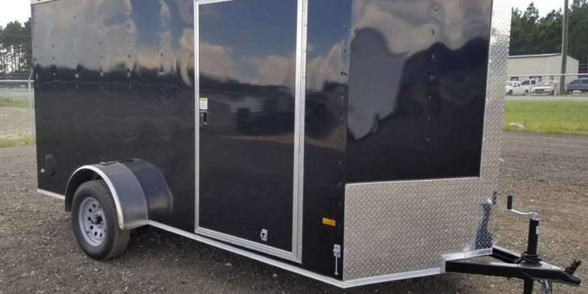 How Enclosed Trailers Safeguard Your Cargo During Transport