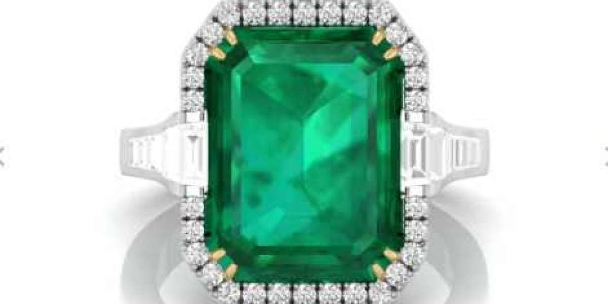 Everything You Need to Know About Choosing an Emerald Cut Moissanite Ring in Gold