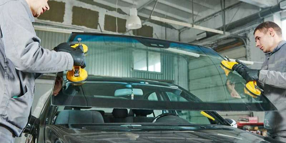 Expert Windscreens: Affordable Windscreen Replacement in Northamptonshire