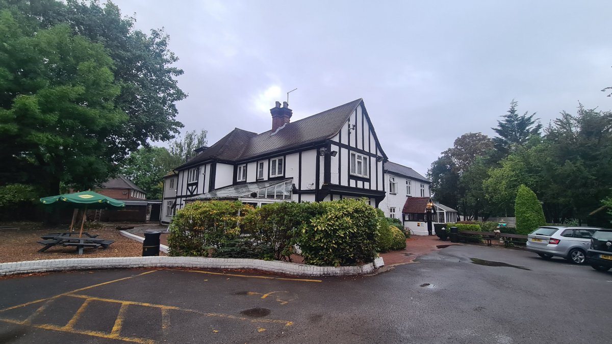 The Tudor Hotel - Pinner London