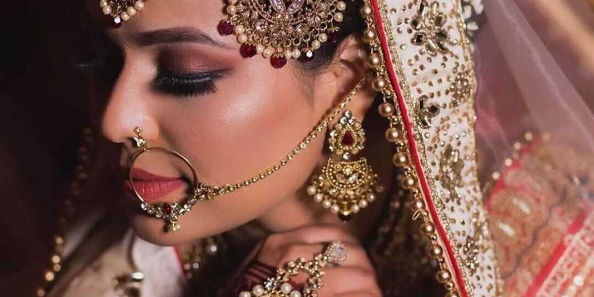 Top Tips for Flawless Bridal Makeup at Summer Weddings